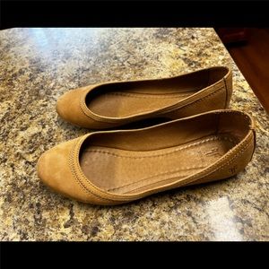 LIKE NEW!!!!!Women’s Frye Carson Ballet Flats Size 6.5